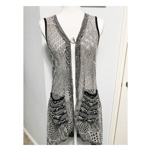 🌻Lily by Fermiana Knit Lace Vest